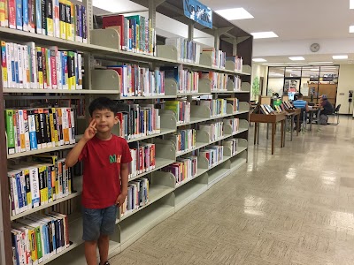 McCully–Mōʻiliʻili Public Library