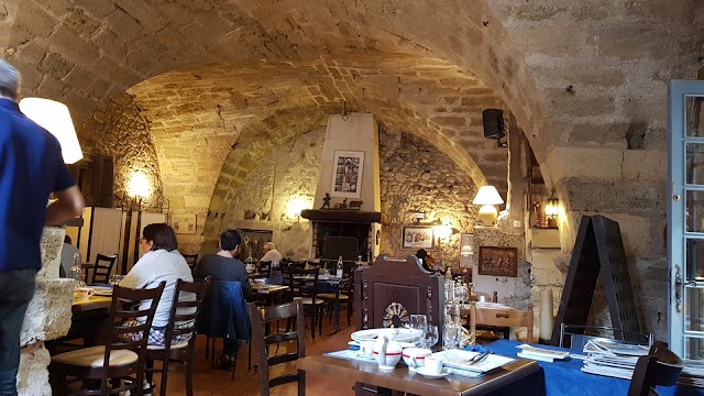 La Cour Pavée