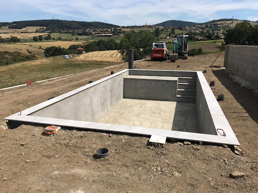 Photo de Authentique Piscine, Construction Piscine Loire (42), Pisciniste Sorbiers, Givors à Bussières (42510)