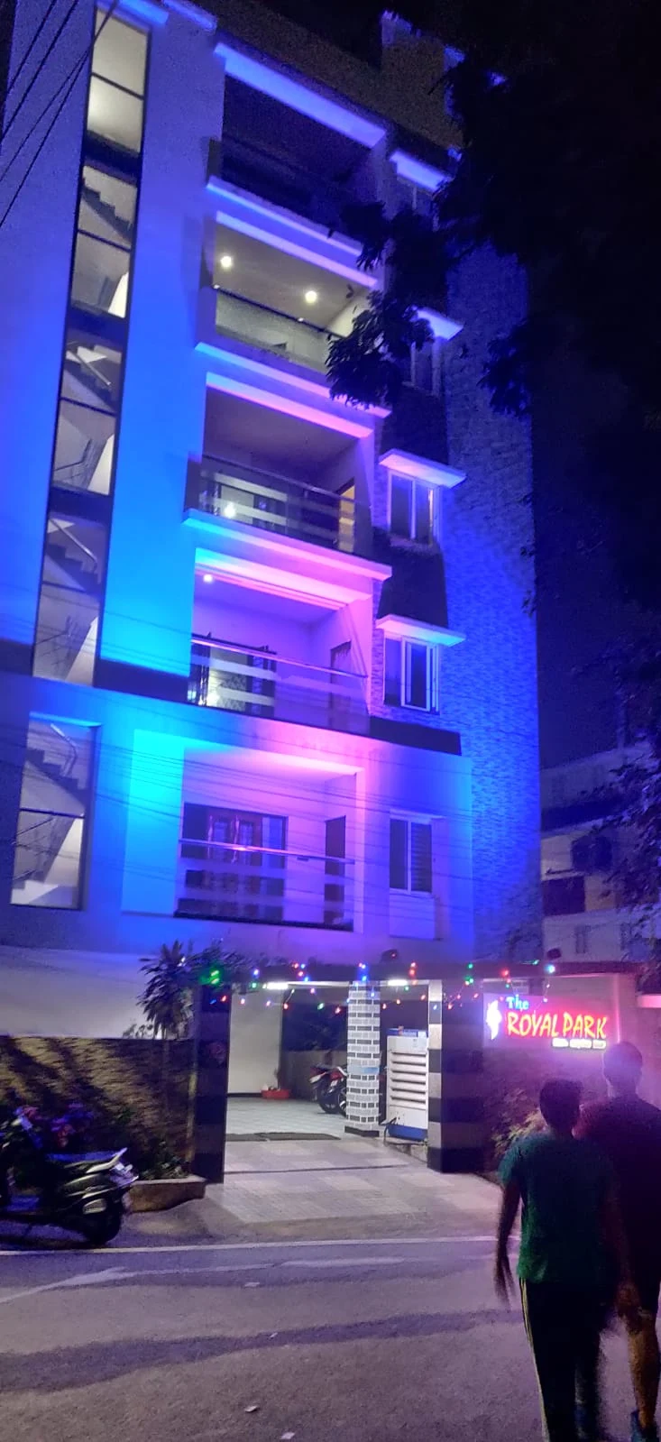 THE ROYALPARK HOTEL