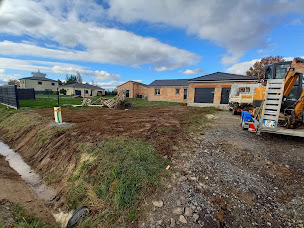Photo n°12 de SARL Sébastien Chanat TP spécialiste assainissement, terrassement / vente livraison sable cailloux / courtier en travaux) à Saint-Pourçain-sur-Sioule (Entreprise de VRD)