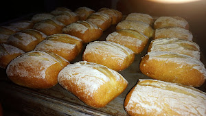 Panadería y Pastelería San Luis 0