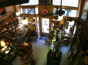 Maison Edwards Tobacconist