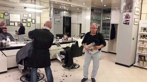 Antonio - Hair Stylist for men - Thumbnail