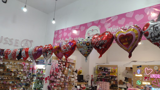 AMORES OFICIAL Gallery - Mexico
