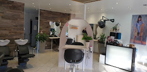 Photo n°2 de K&M Coiffure Stiring-Wendel à Stiring-Wendel (Salon de coiffure)