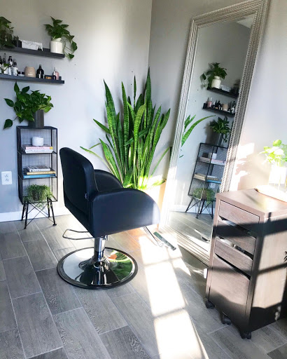 EVIE REIGN SALON - Thumbnail