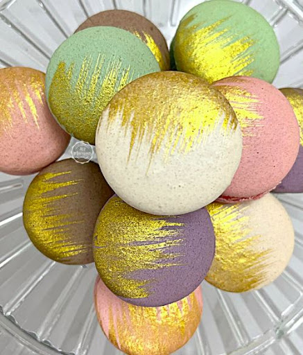 702 Macarons - Visual