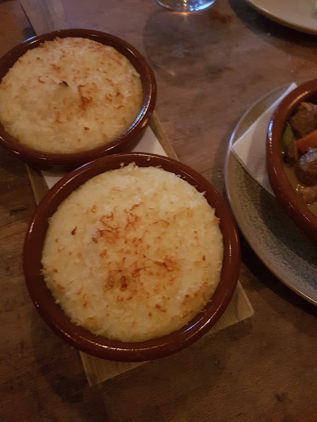 Adendum Vin og Tapasbar