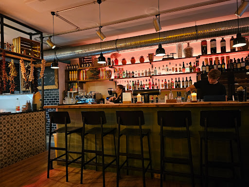 Nola Neapolitanische Pizza & Weinbar - Thumbnail
