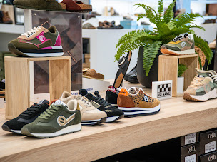 Photo n°12 de CUQ CHAUSSEUR Rodez à Sébazac-Concourès (Magasin de chaussures)