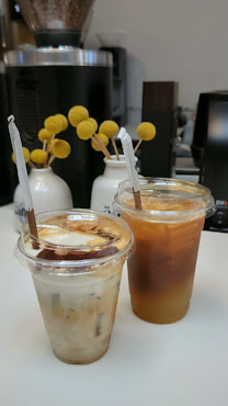 Un Caffe by null