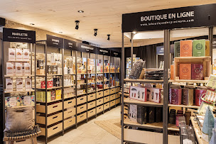 Photo n°1 de Épicerie Fine Bio & Terroir | Produits Régionaux | La Boutique des Prés Verts à Châteauneuf (Cave à vins)