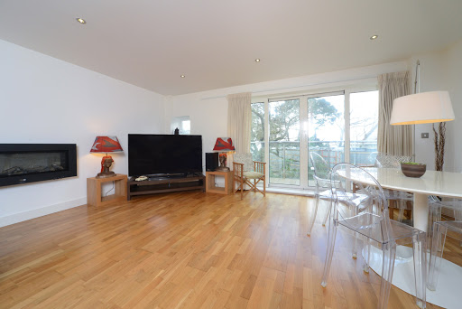 Avenue Estates - Visual