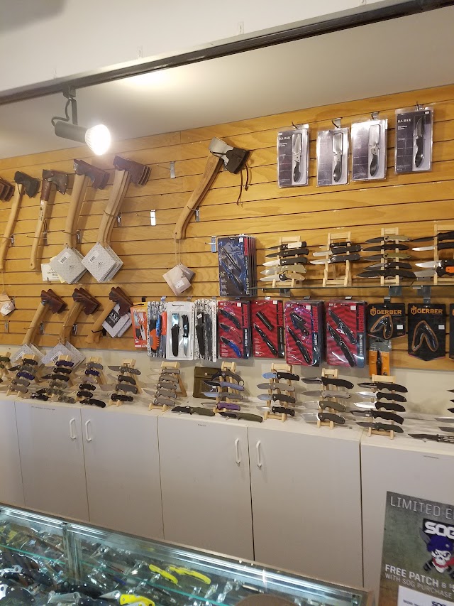 Edgeworks Knife and Supply