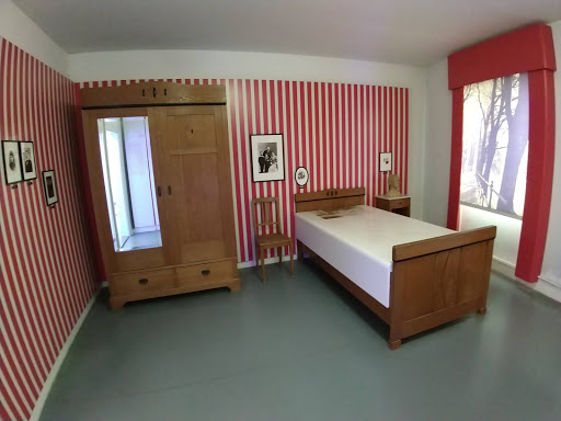 Brechthaus - Visual