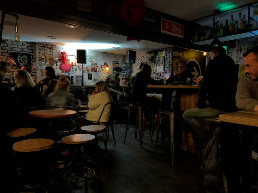 The Middle Pub - Thumbnail