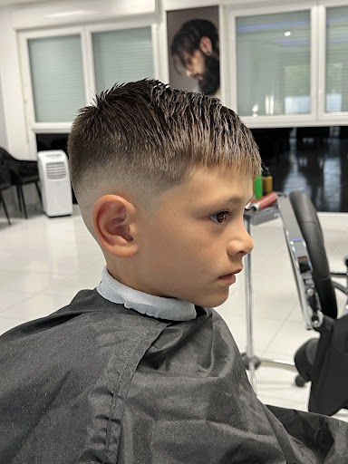 HairPalace chez Bekim - Thumbnail
