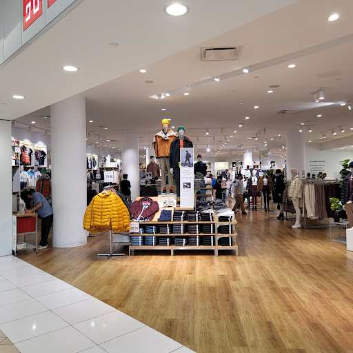 UNIQLO Hillsdale Gallery - United States