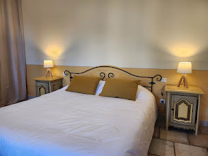 Photo n°46 de Domaine les Gendalis à Saint-Saturnin-lès-Avignon (Chambre d'hôtes)