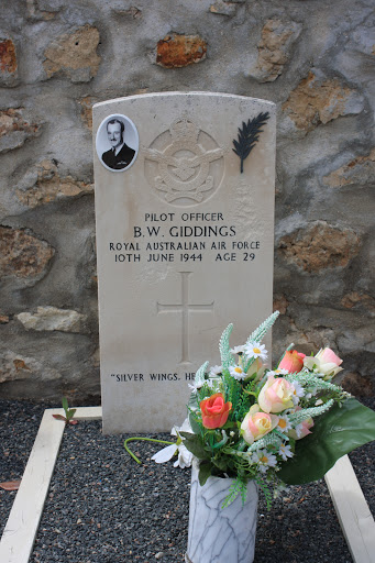 cimetière de breux-jouy - Thumbnail