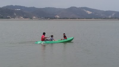 Photos of Manuel Nev&aacute;rez Park
