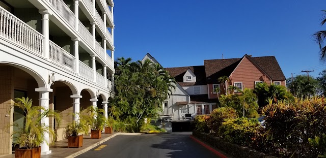 Lahaina Shores Beach Resort