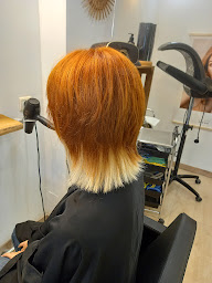 Photo n°4 de Amazone Coiffure à Châteauneuf-de-Gadagne (Salon de coiffure)