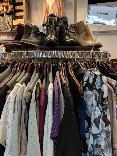 Uptown Cheapskate Chandler - Thumbnail