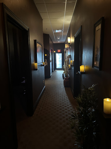 Q's Spa & Salon - Thumbnail