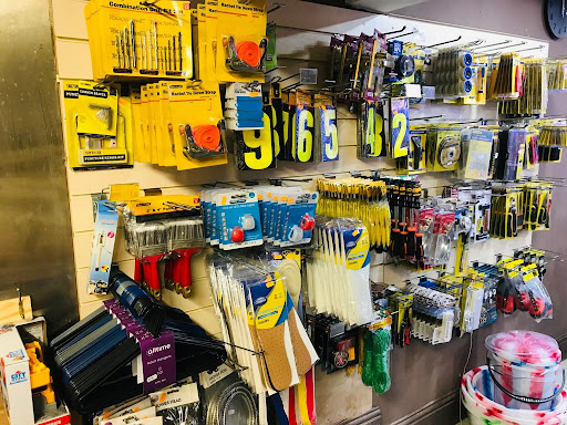 Friends Hardware - Visual