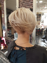 Photo n°16 de Salon du Lac à Ardres (Salon de coiffure)