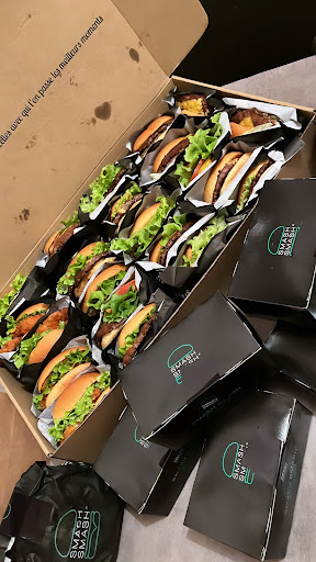 Photo 1 - Le Gourmet Burger