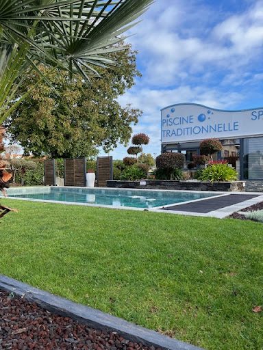 Photo de Piscine 64 | Création & Rénovation de Piscines, Bains nordiques, Spa, Cabines infrarouges, Saunas