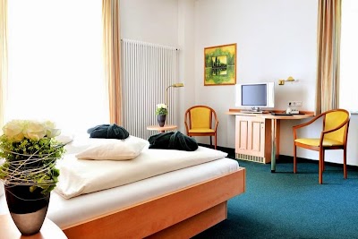 Photos of Hotel & Restaurant Kurhaus am Burgsee