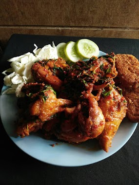 AYAM BAKAR BOHAY BINTARA, Author: Sally Lauwdiaz