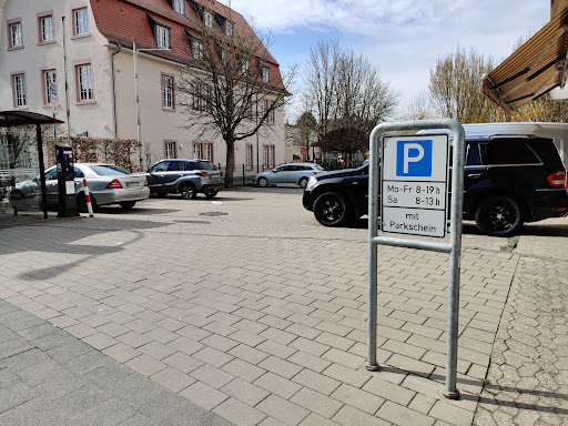 Parkplatz Halber Mond / Karlstraße