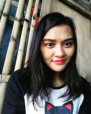 Lukya Salon, Author: Putri Dyah Kirana