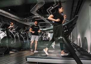 Photo n°5 de Keepcool Aix-en-Provence La Pioline à Aix-en-Provence (Complexe sportif)