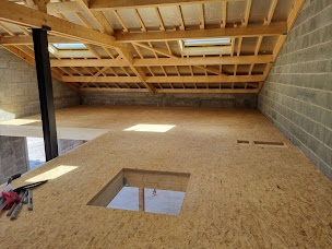 Photo n°22 de C . B . M . R . à Aigrefeuille-sur-Maine (Menuisier)