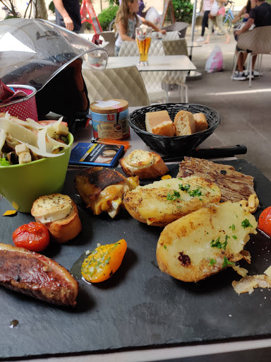 Photo 6 - Halles Burger, 21