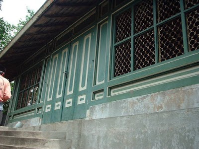 Photos of Situs Makam Cendonosari