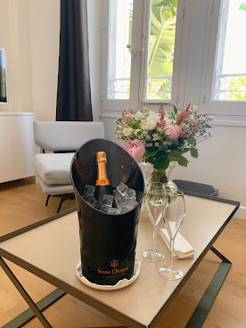 White 1921 Saint-Tropez by null