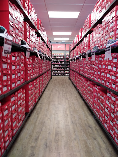 New Balance Factory Store Gilroy - Thumbnail