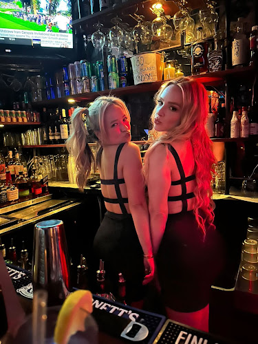 Paoli's Piano Bar