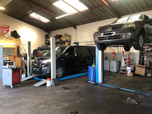 Photo n°3 de AD Garage Expert DUJARDIN à Saint-Pierre-de-Varengeville (Atelier de réparation automobile)