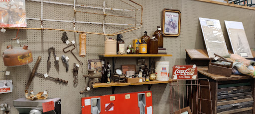 Ben's Antiques & Market - Thumbnail