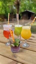 Photo n°13 de Camping EAU NATURELLE 2 étoiles Dordogne-Périgord Noir à Tursac (Restauration rapide)