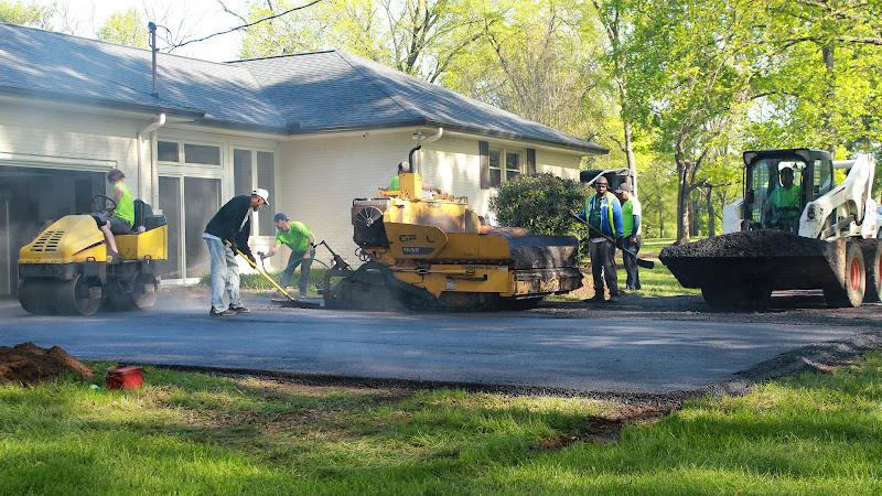 Louie's Paving LLC