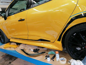 Photo n°4 de A.D. Créativ’ Carrosserie à Chanu (Garage automobile)